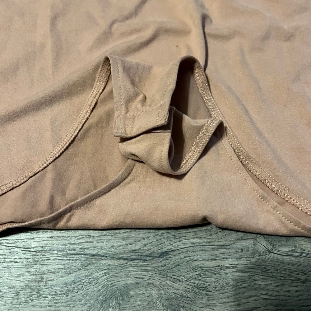 NWT size small! Super cute and easy to dress up or down! Snap crotch closure. Bb - Picture 3 of 7